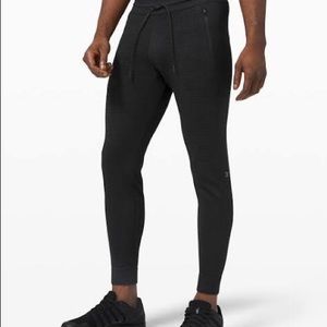Lululemon Engineered Warmth Joggers EUC